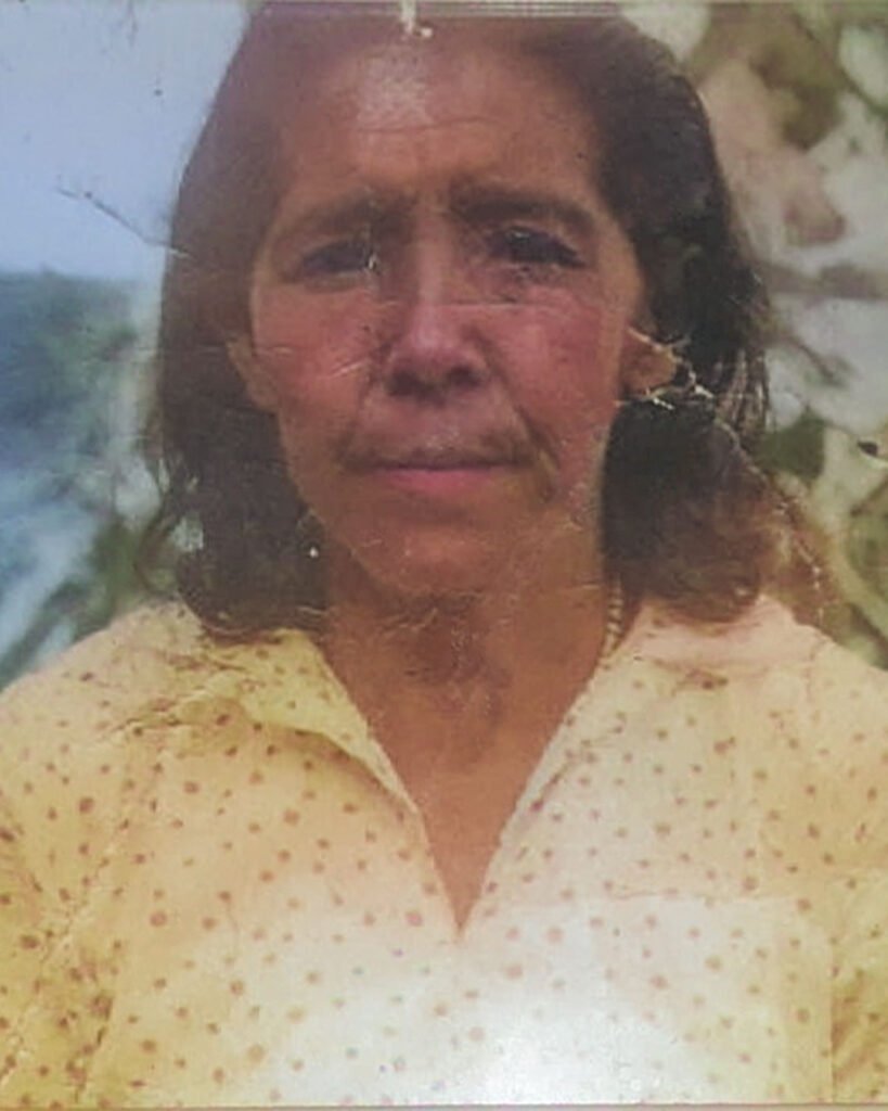 Jovelina Ana de Jesus - Tia Jovem